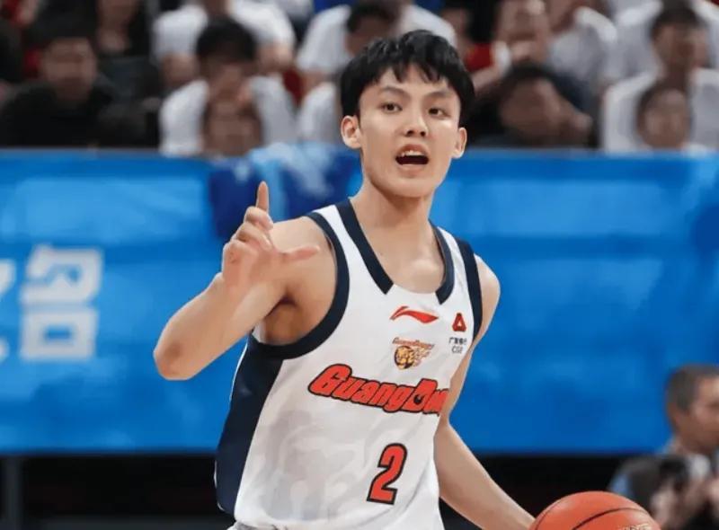 开云-G3广东73-88北京4坏消息！徐杰连续崩盘，内线太劣势，崔永熙低迷